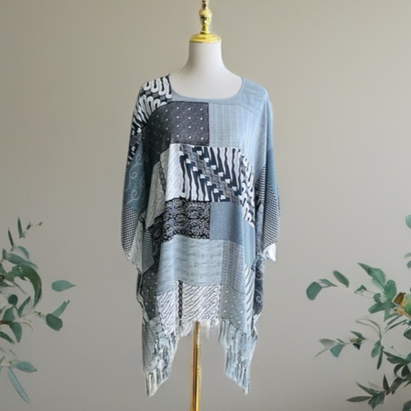0142/ Gray Batik Rayon Poncho, Bohemian Kaftan Top, Modern Apparel, Black , Cove - Picture 7 of 8